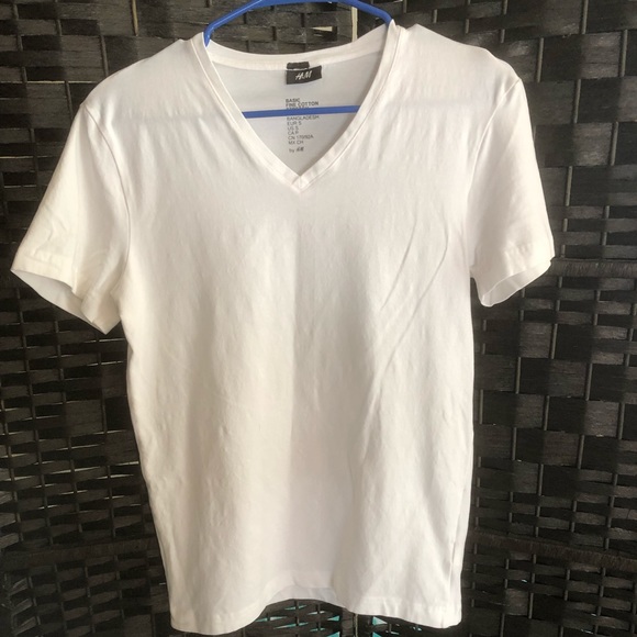 NWOT- Men’s V Neck Shirt - Picture 1 of 2